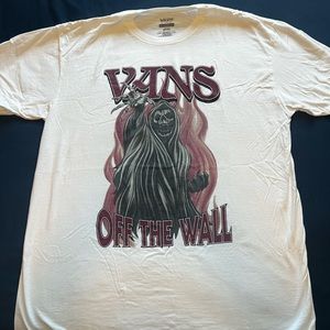 I’m selling a vans shirt only used once and never used it again